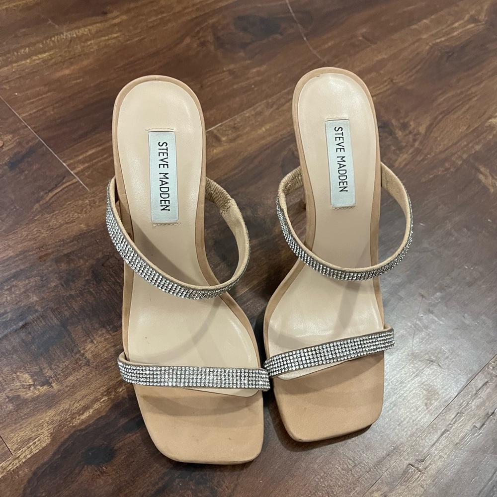 Sz 8 Steve Madden heels